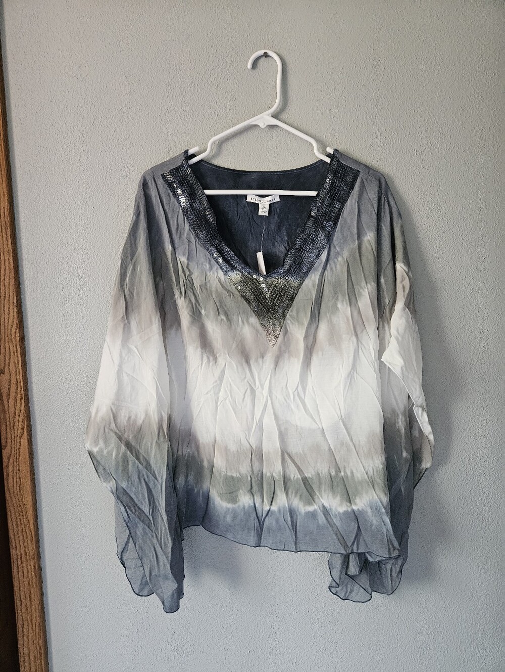 NWT Tribal Women's Ombre V-Neck Tunic - Gray & White